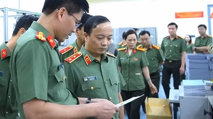 Bài 2: Chủ trương của Bộ Chính trị và Đảng ủy Công an Trung ương: Đặt nền móng cho sự đột phá phát triển Khoa học công nghệ và Công nghiệp an ninh