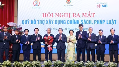 Ra mắt Quỹ hỗ trợ xây dựng chính sách, pháp luật