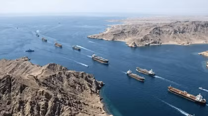 Iran sàng lọc tàu qua Hormuz theo ba nhóm quan hệ