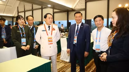 Thứ trưởng Lê Quốc Hùng kiểm tra công tác an ninh tại Trung tâm Báo chí Đại hội XIV