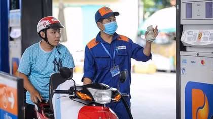 Giá dầu diesel giảm gần 700 đồng một lít