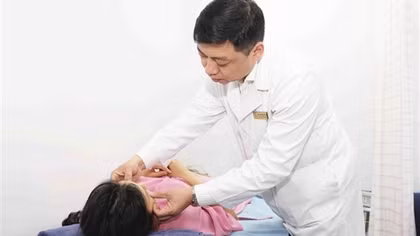 Người đi tìm “chỗ đứng” cho y học cổ truyền trong bệnh viện công nghệ cao