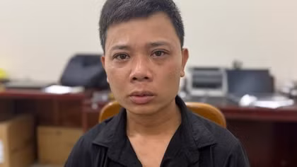 Mâu thuẫn gia đình, vợ bỏ về quê, chồng dùng súng bắn ba người thương vong