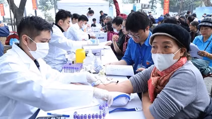 Hơn 1.000 người cao tuổi Thủ đô được khám sức khỏe miễn phí