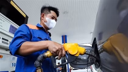 Trích lập quỹ bình ổn, mặt hàng xăng RON95-III có giá mới là 29.120 đồng