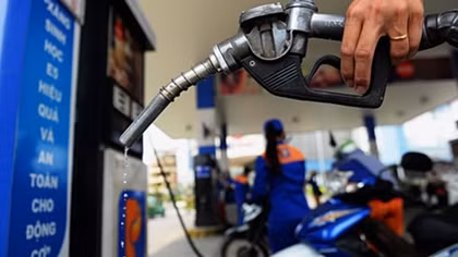 Bộ Tài chính đề xuất giảm thuế nhập xăng dầu về 0%