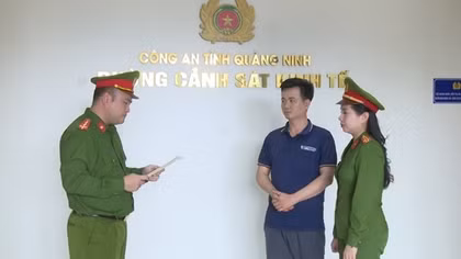Bắt giữ 2 mẹ con dùng axit làm giả gần 1.000 lít “giấm nếp ủ men từ gạo”