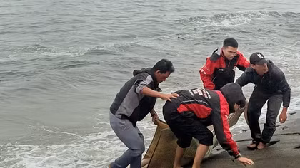 Tìm thấy thi thể người đàn ông mất tích sau hơn 2 ngày nhảy cầu vượt biển