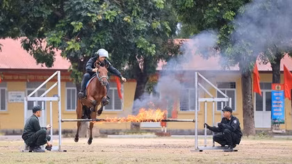 Kể chuyện Cảnh sát cơ động kỵ binh