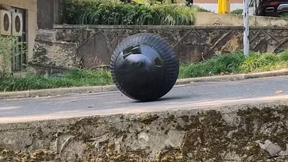 “Cảnh sát” robot