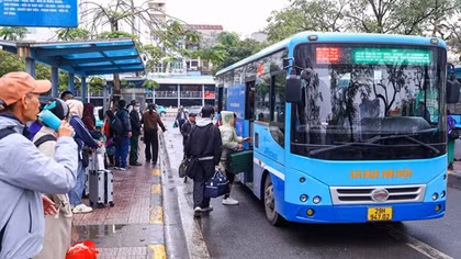 Hà Nội: Hơn 361.000 hành khách sử dụng xe buýt di chuyển trong dịp Tết
