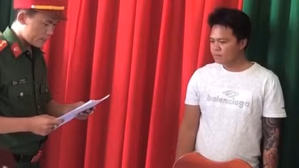 Khởi tố đối tượng tấn công tổ công tác khi bị nhắc nhở do hát karaoke