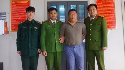 Công an xã Nậm Cắn bắt giữ đối tượng truy nã sau gần 17 năm lẩn trốn