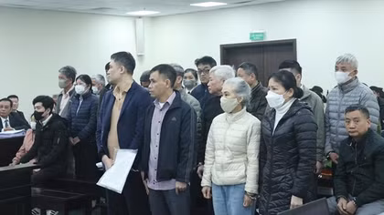 18 cựu sếp hầu tòa trong vụ nhận hối lộ hơn 71 tỷ đồng để “tuồn” thuốc vào bệnh viện