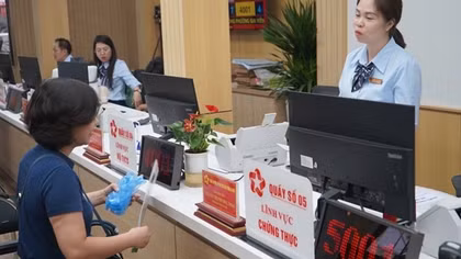 Người dân có thể nộp văn bản công chứng điện tử trong các giao dịch về đất đai