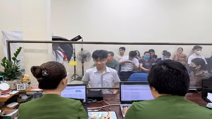 Chuyện chưa kể về những ca làm việc xuyên đêm, xuyên lễ ở Công an phường Uông Bí