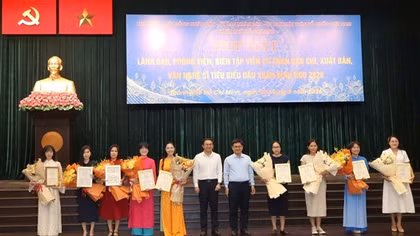TP Hồ Chí Minh tôn vinh những cống hiến, đóng góp của báo chí, văn nghệ sĩ tiêu biểu