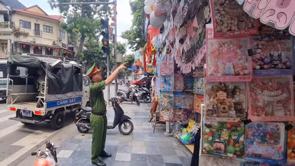 Hà Nội: Khi cửa hàng, quán ăn thực hiện nghiêm về trật tự đô thị