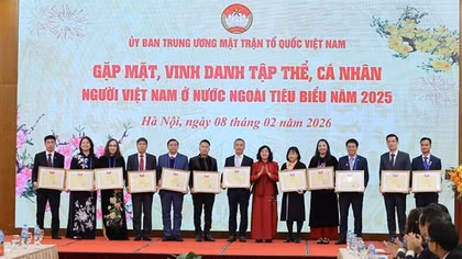 Mặt trận Tổ quốc Việt Nam vinh danh tập thể, cá nhân kiều bào tiêu biểu