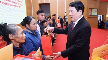 Chăm lo đời sống nhân dân, bảo đảm mọi người, mọi nhà vui Xuân