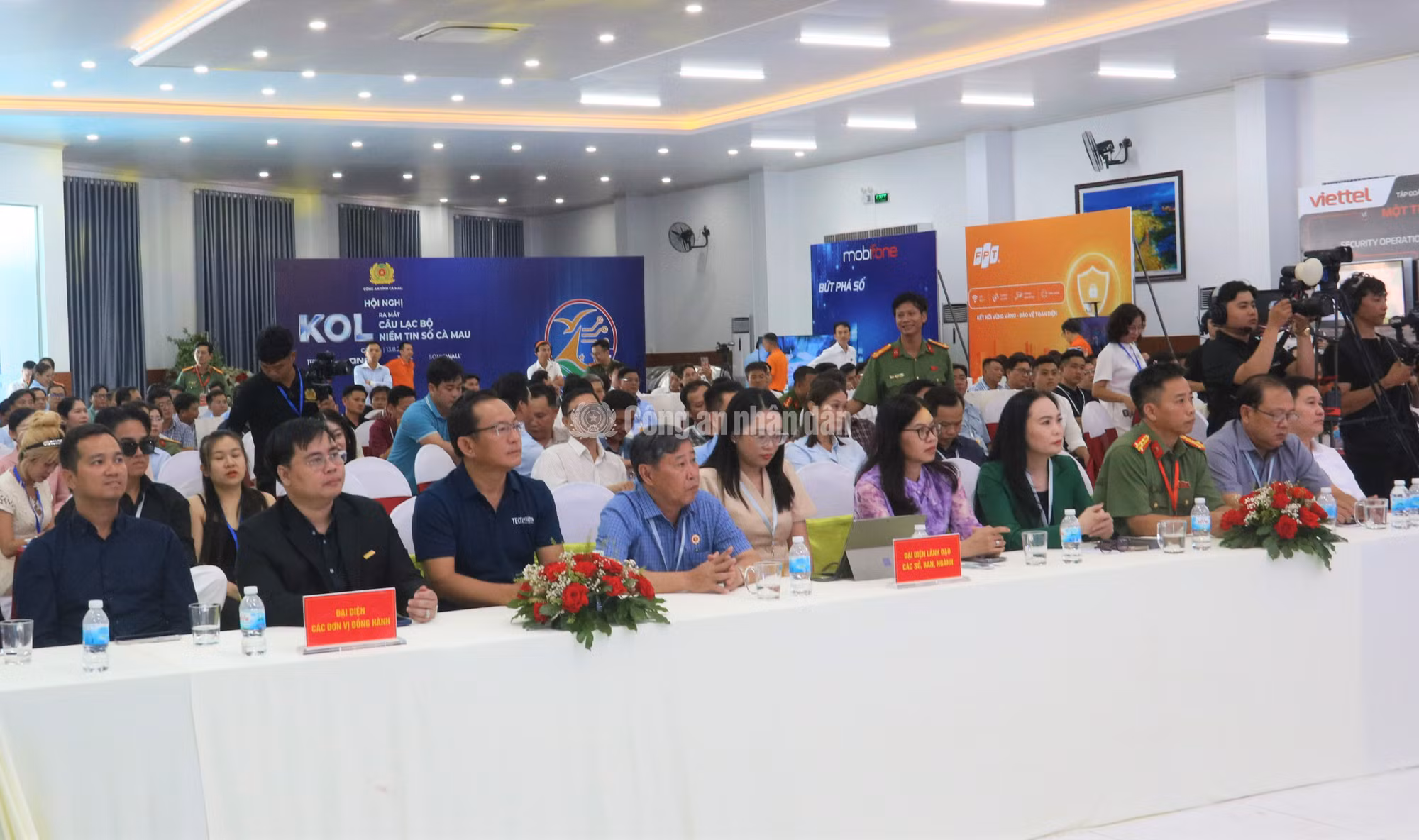 cand_c_anh-2-cac-dai-bieu-tham-du-hoi-nghi.jpg