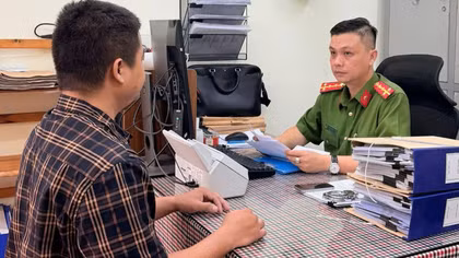 Khởi tố đối tượng mua hơn 33.000 quyển sách giáo khoa giả về bán