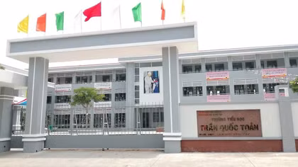 Nhiều học sinh một trường tiểu học bị viêm đường ruột và rối loạn tiêu hóa