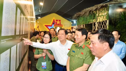 Chuỗi sự kiện "Tổ quốc bình yên": Hành trình 80 năm qua lăng kính nghệ thuật