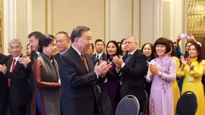Tổng Bí thư, Chủ tịch nước Tô Lâm gặp gỡ cán bộ, nhân viên Cơ quan đại diện Việt Nam tại Bỉ và đại diện cộng đồng người Việt Nam tại châu Âu