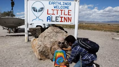 Lầu Năm Góc giải mật UFO: Bên trong kho hồ sơ mật bị phong kín 80 năm