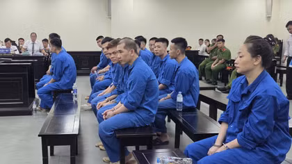 Giả danh “Huấn Hoa Hồng” để lừa đảo, 20 bị cáo lĩnh án 
