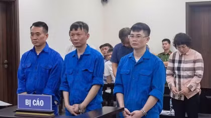 Hoãn xét xử nhóm cựu lãnh đạo phường ở Hà Nội 
