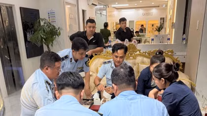 Phát hiện cơ sở bán trang sức có dấu hiệu giả mạo các nhãn hiệu nổi tiếng