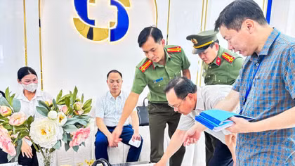 Shipper trở thành bác sĩ như thế nào?