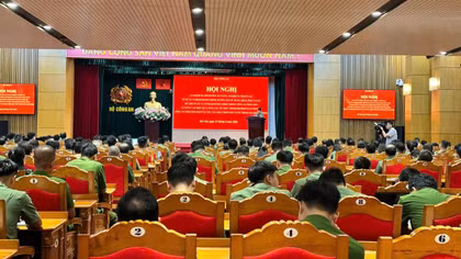  Bồi dưỡng nghiệp vụ, nâng cao hiệu quả thi hành pháp luật trong Công an nhân dân 