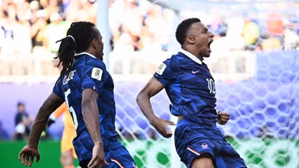 Mbappe kéo Pháp vào tứ kết sau trận thắng nhọc