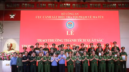 Ngăn chặn tội phạm ma túy từ sớm, từ xa, từ bên ngoài lãnh thổ