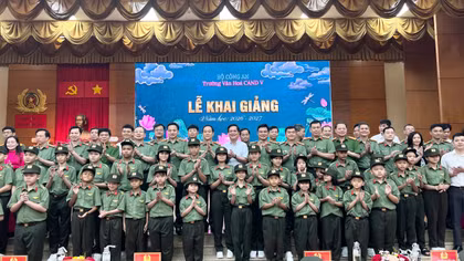 Trường Văn hóa CAND V khai giảng năm học mới