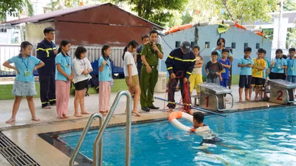 Nhiều cách làm hay phòng, chống đuối nước cho trẻ trong mùa mưa lũ 