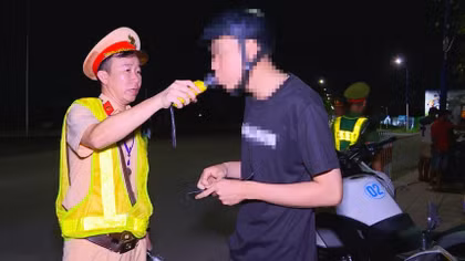 CSGT Công an Đồng Nai tuần tra xử lý những “ma men” sau tay lái