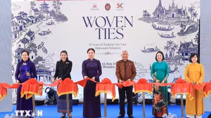 Chủ tịch Quốc hội Thái Lan dự khai mạc Triển lãm 50 năm quan hệ ngoại giao Việt Nam-Thái Lan