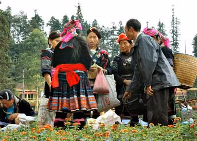 Những cô gái vùng cao luôn là "đích ngắm" của tội phạm để lừa bán qua biên giới.