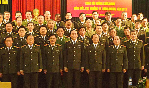 Đồng chí Trần Đại Quang, Ủy viên Bộ Chính trị, Bộ trưởng Bộ Công an với các đồng chí tham gia khóa học.