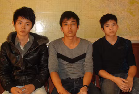 Ba đối tượng tại cơ quan Công an.