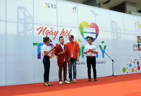 Người đồng tính chia sẻ nguyện vọng của mình với mọi người.