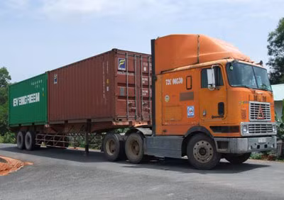 Hai container bị trộm cắp.
