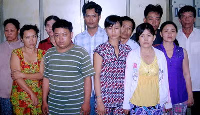 Sòng bạc kiêm ổ đề tại gia ảnh 1