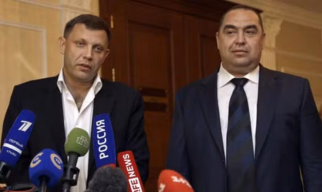 Alexander Zakharchenko (trái) và Igor Plotnitsky vừa trúng cử Tổng thống lần lượt của CHND Donetsk và Lugansk.