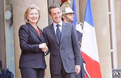 Ngoại trưởng Mỹ Hillary Clinton và Tổng thống Pháp Sarkozy tại Paris ngày 29/1.