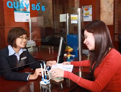 Ngân hàng tung ra nhiều gói dịch vụ cao để thu hút khách hàng VIP.
